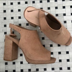 Chunky heel peep toe shoes